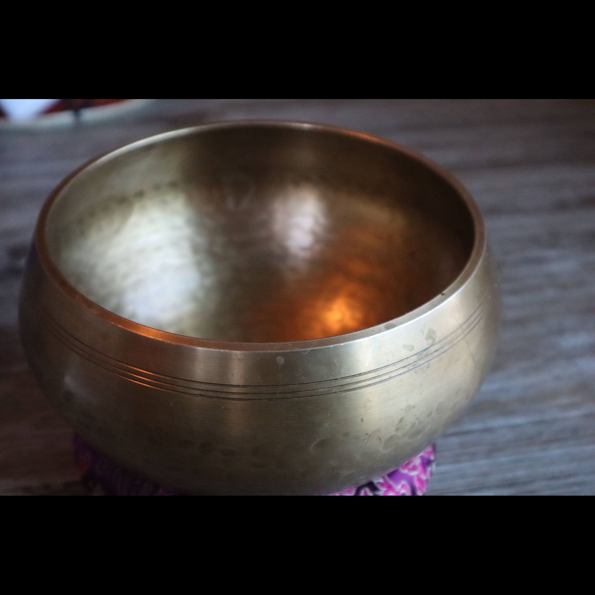 Singing bowl Hand hammered 6 inch - Image 3